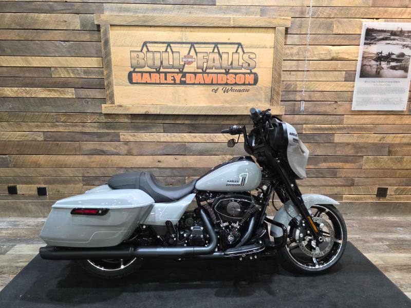 Street Glide®