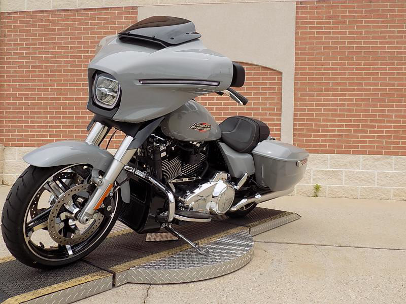 Street Glide®