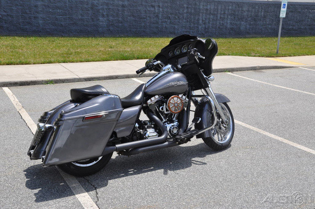 Street Glide®