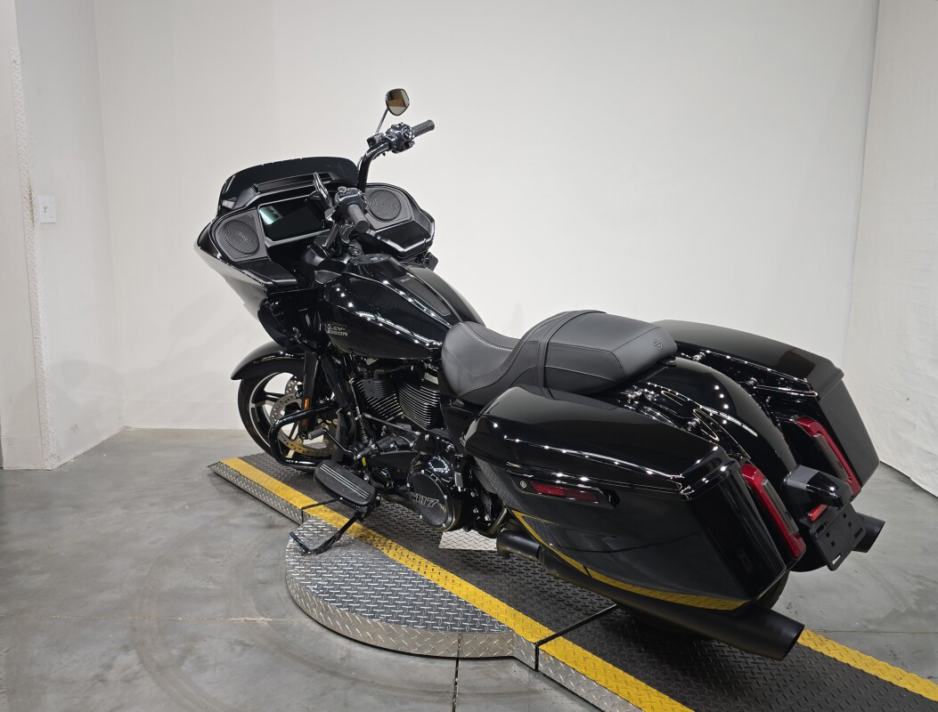 Road Glide®