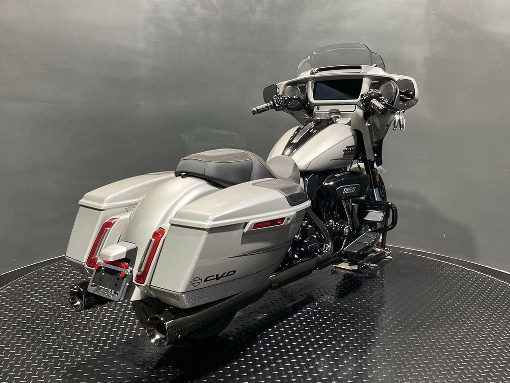 CVO® Street Glide®