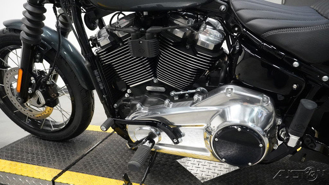 Street Bob®