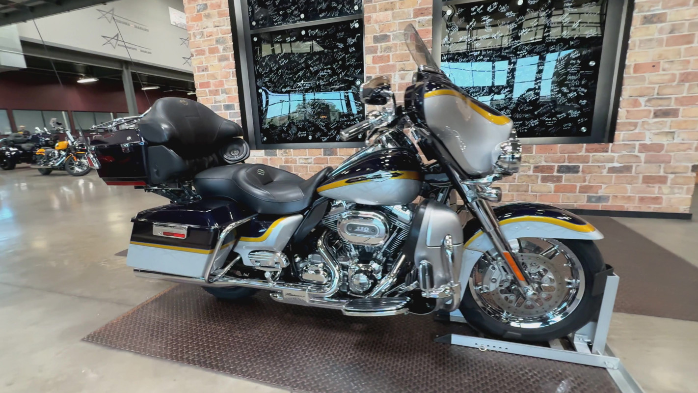 CVO® Ultra Classic® Electra Glide®