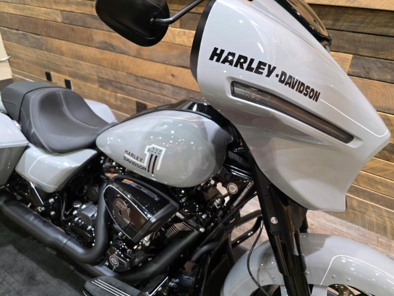 Street Glide®