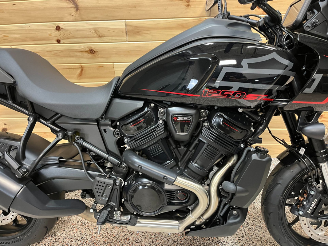 Pan America® 1250 ST