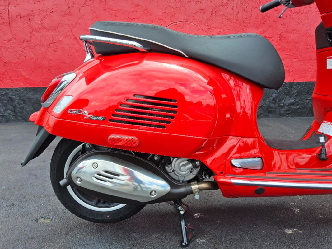 GTS 300 Super Sport