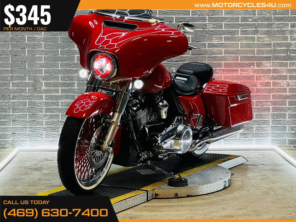 Street Glide®