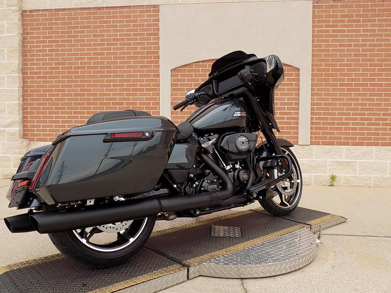 Street Glide®