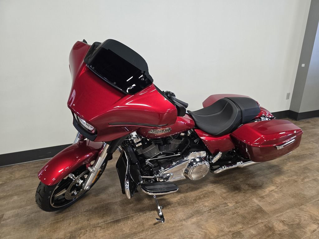 Street Glide®