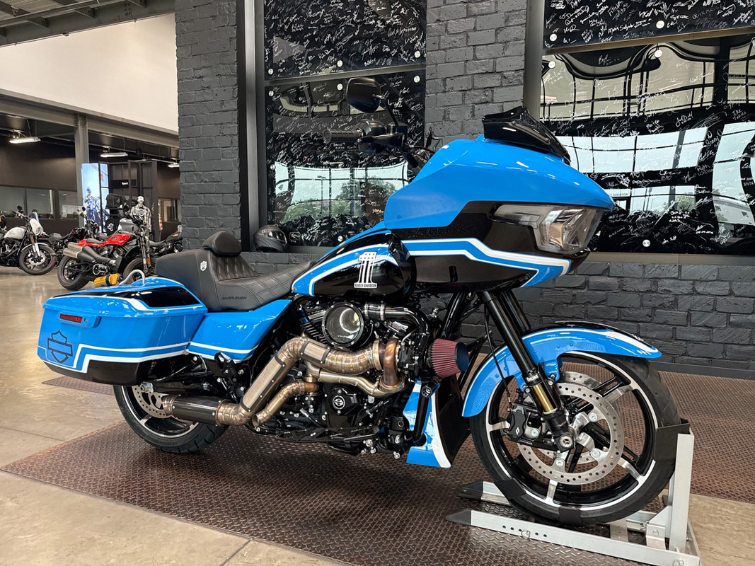 Road Glide®