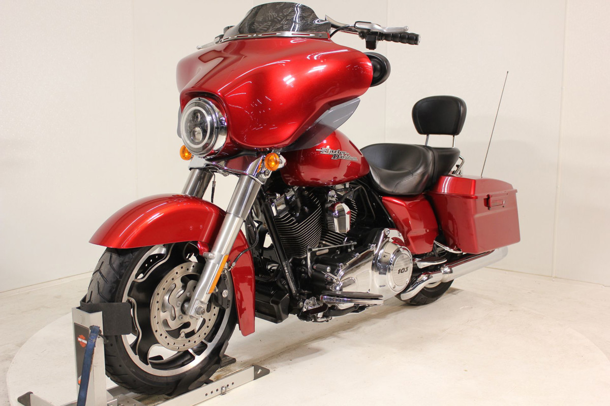 Street Glide®