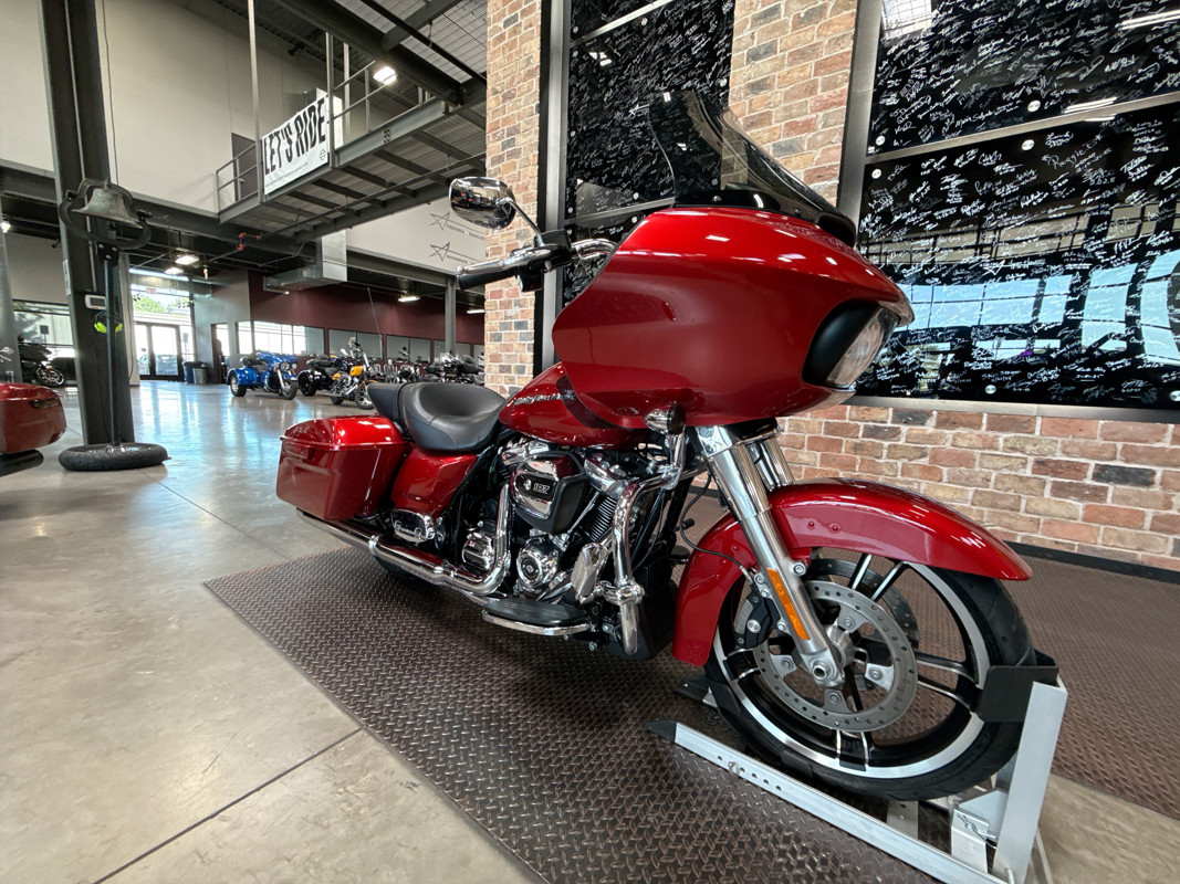 Road Glide®