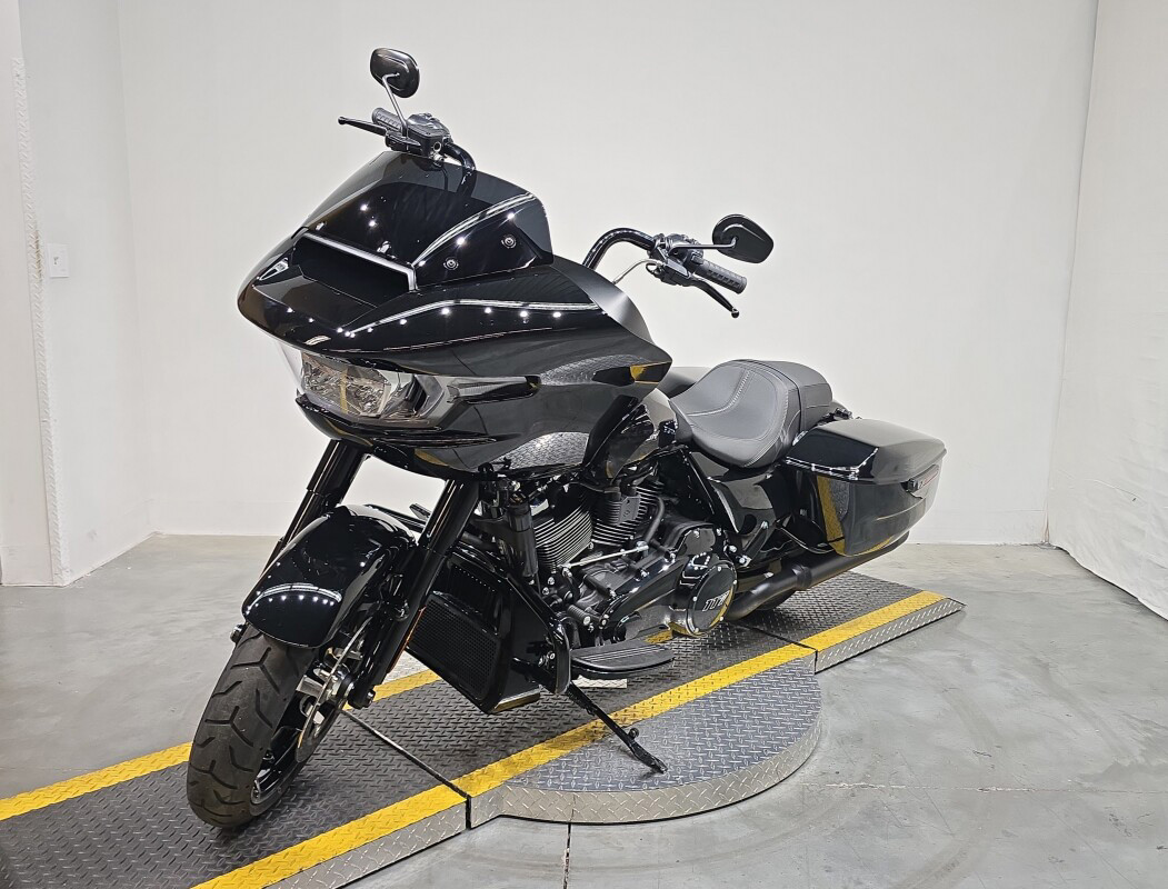 Road Glide®
