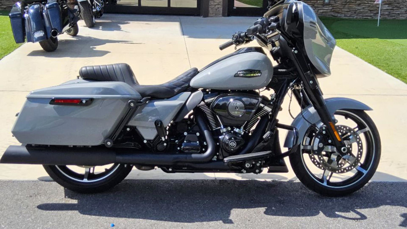 Street Glide®