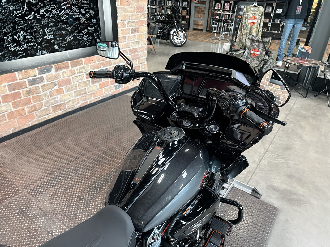 CVO® Road Glide®