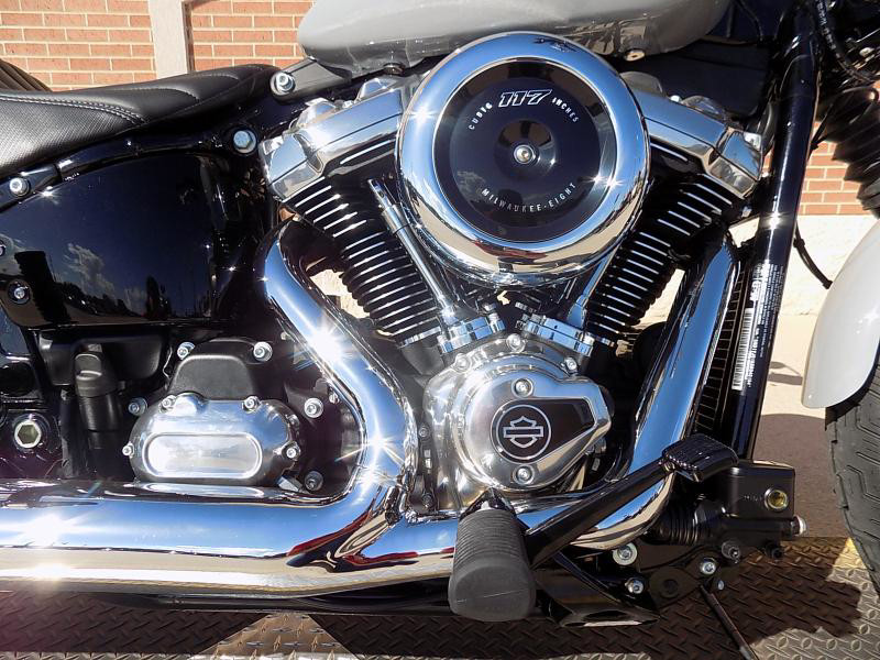 Street Bob®