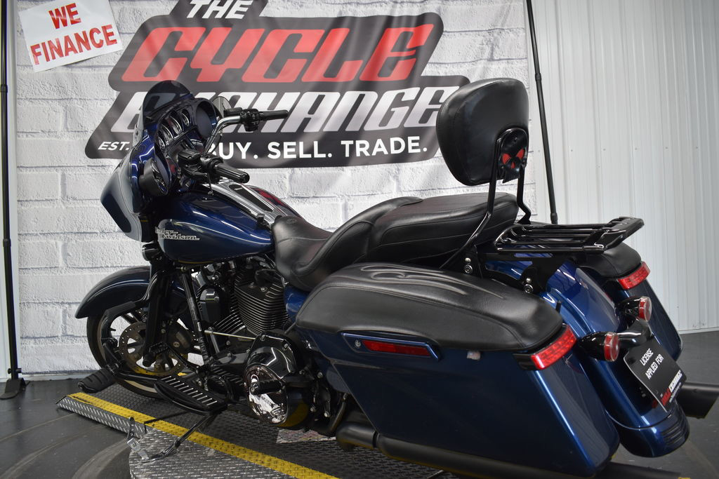 Street Glide®