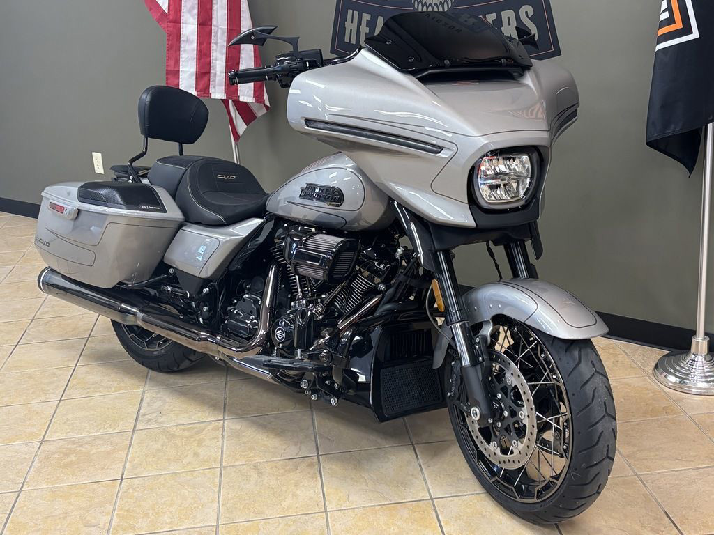 CVO® Street Glide®