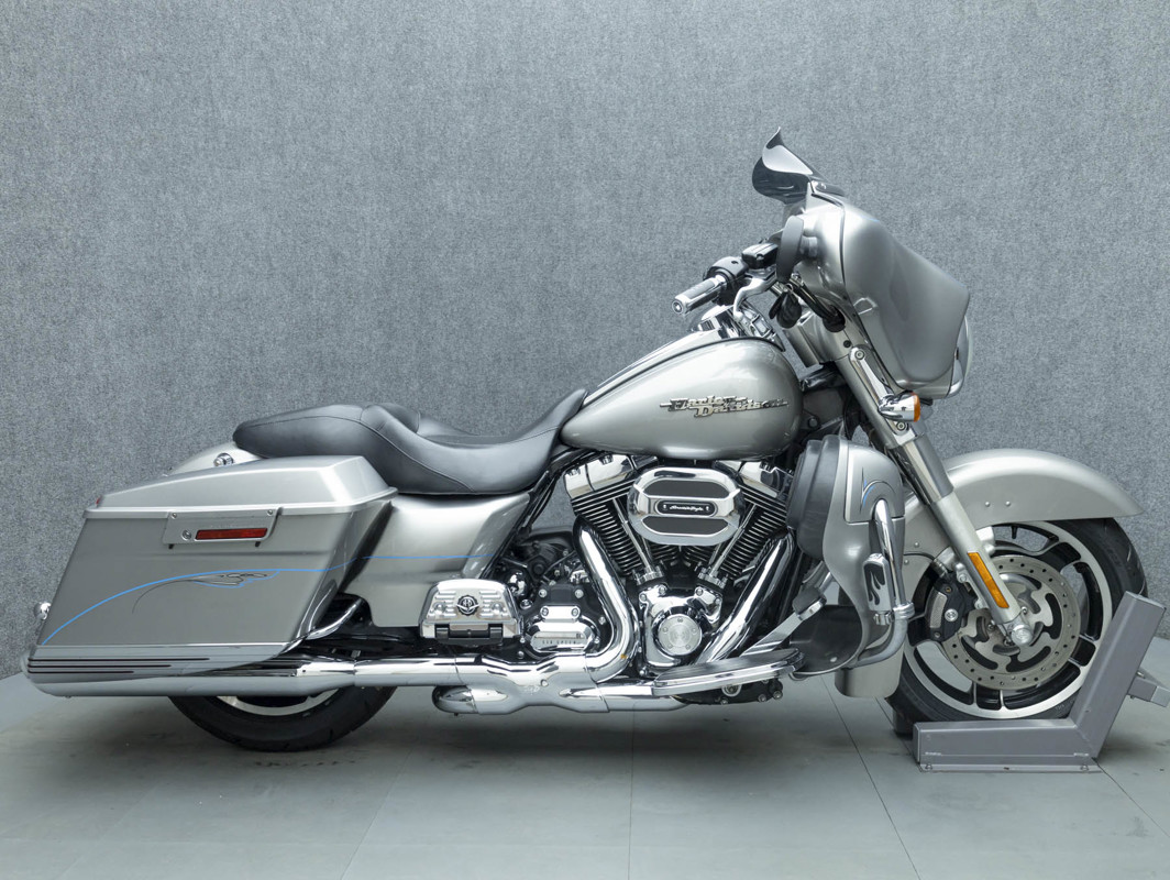 Street Glide®