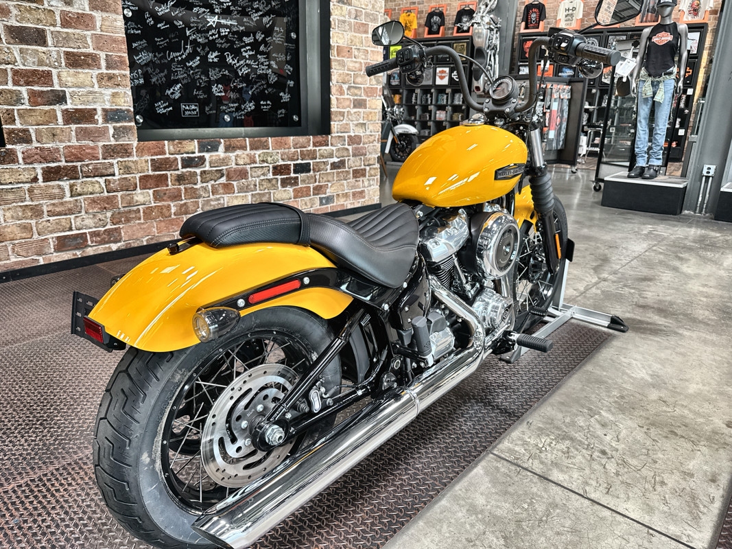 Street Bob®