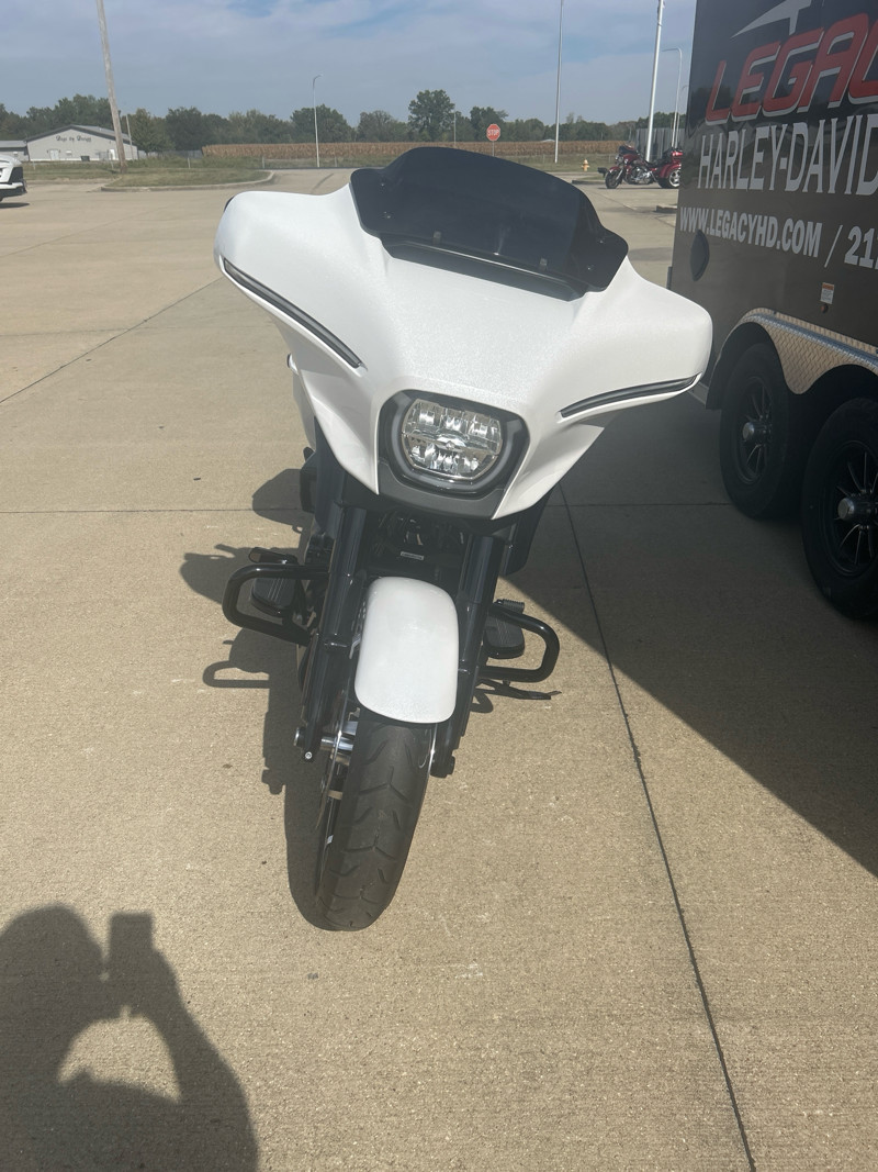 Street Glide®