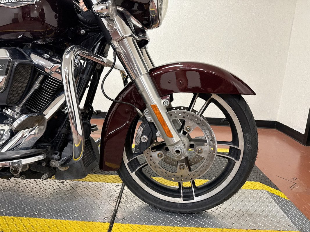 Street Glide®