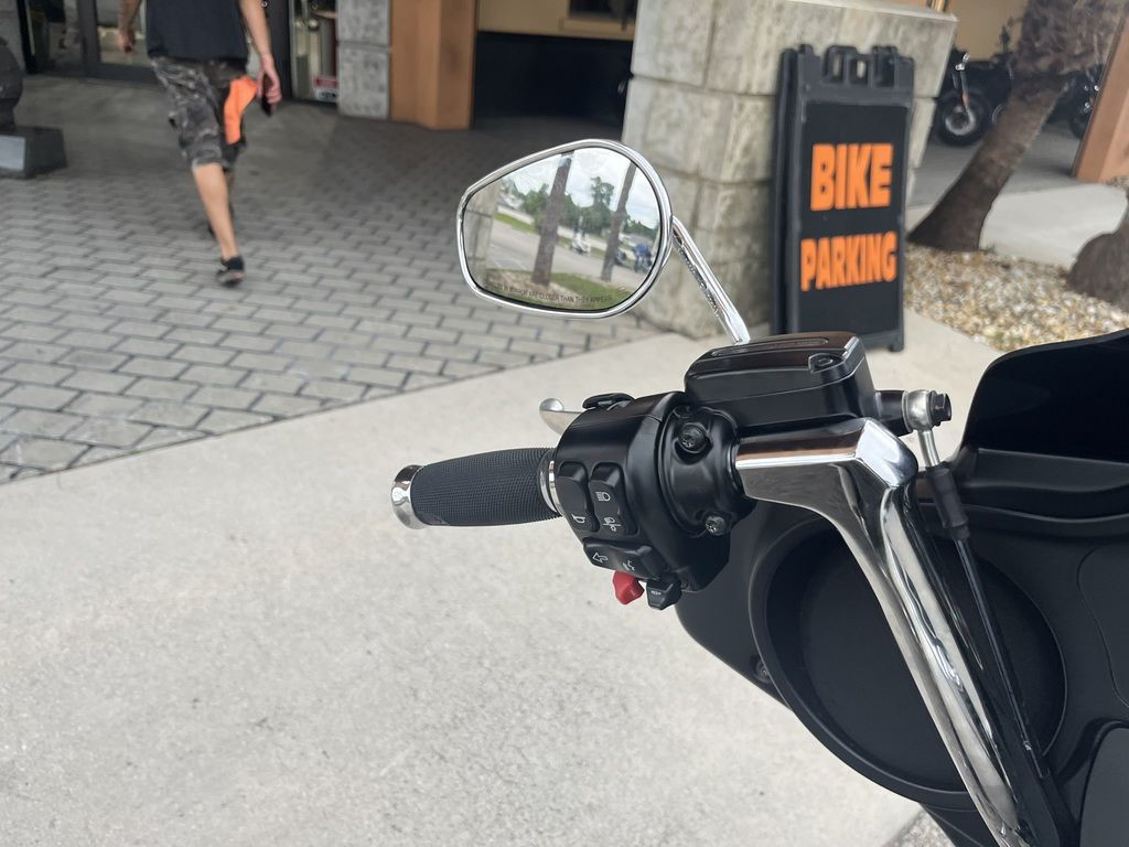 2019 road king police