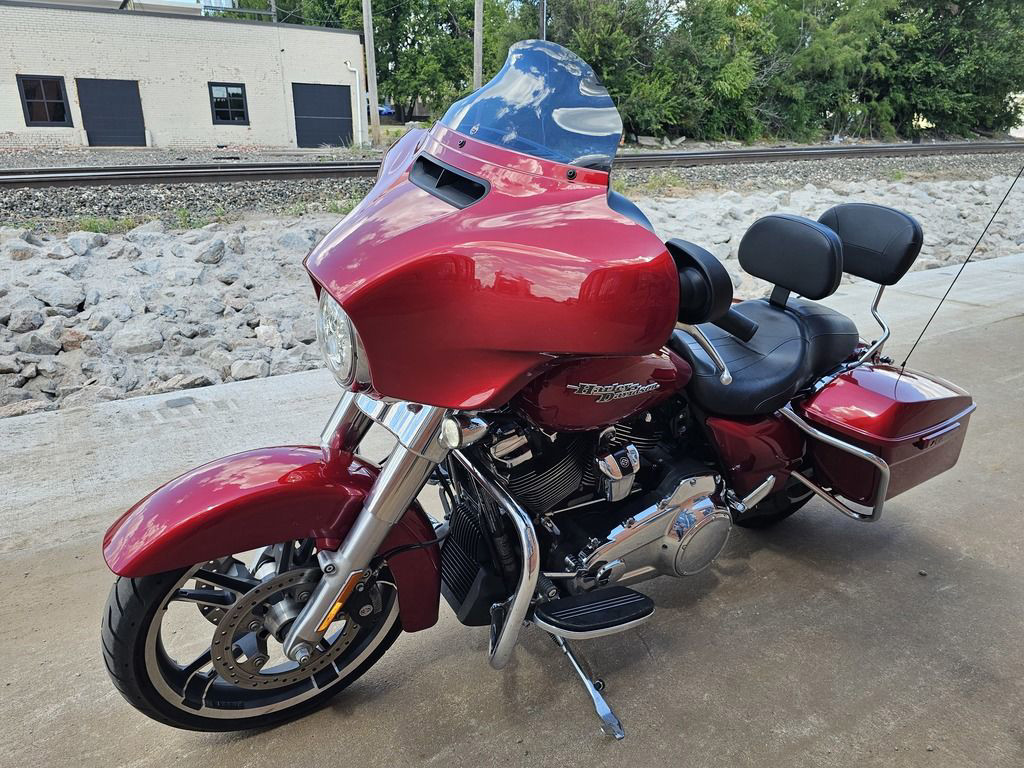 Street Glide®