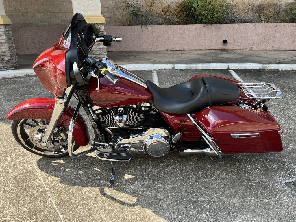 Street Glide®