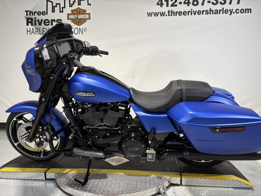 Street Glide®