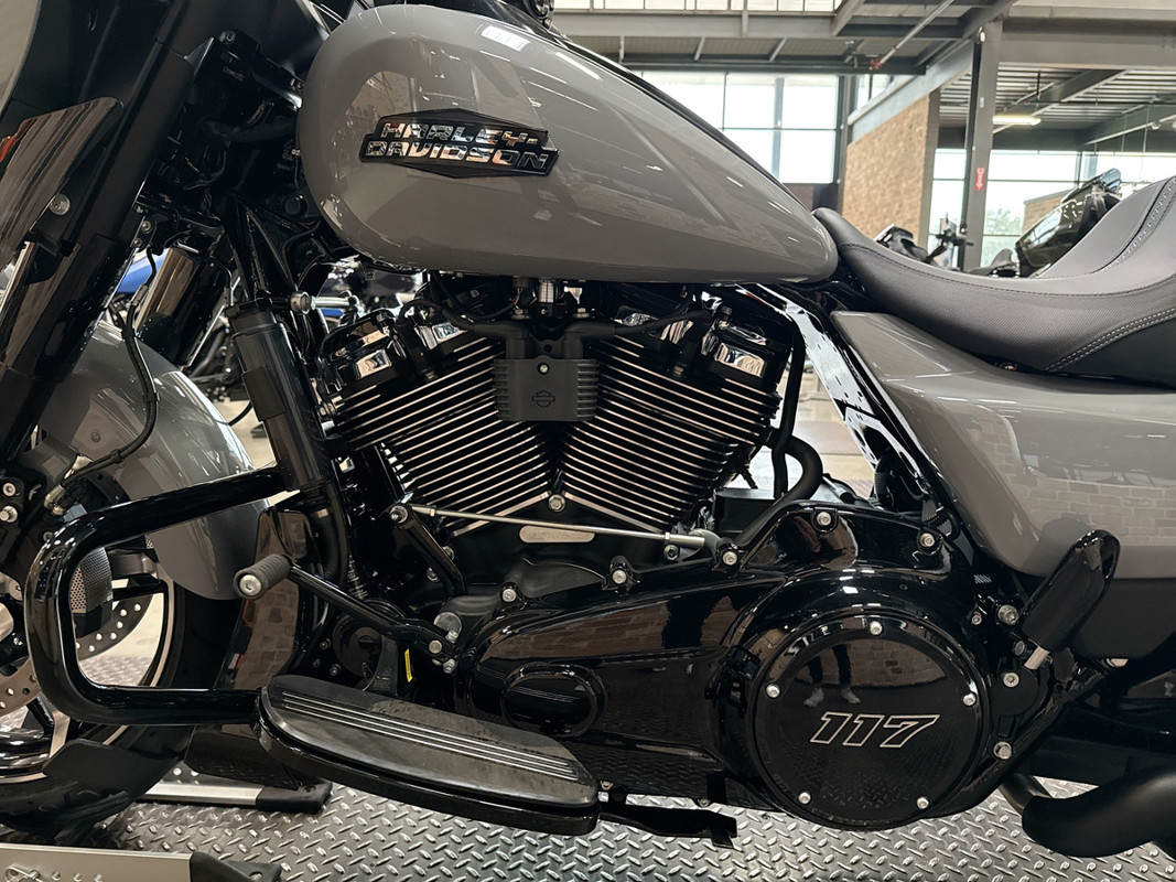 Street Glide®