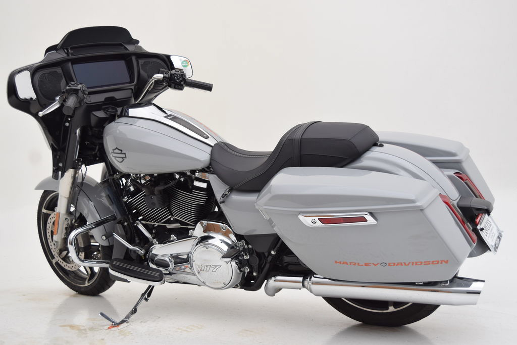 Street Glide®