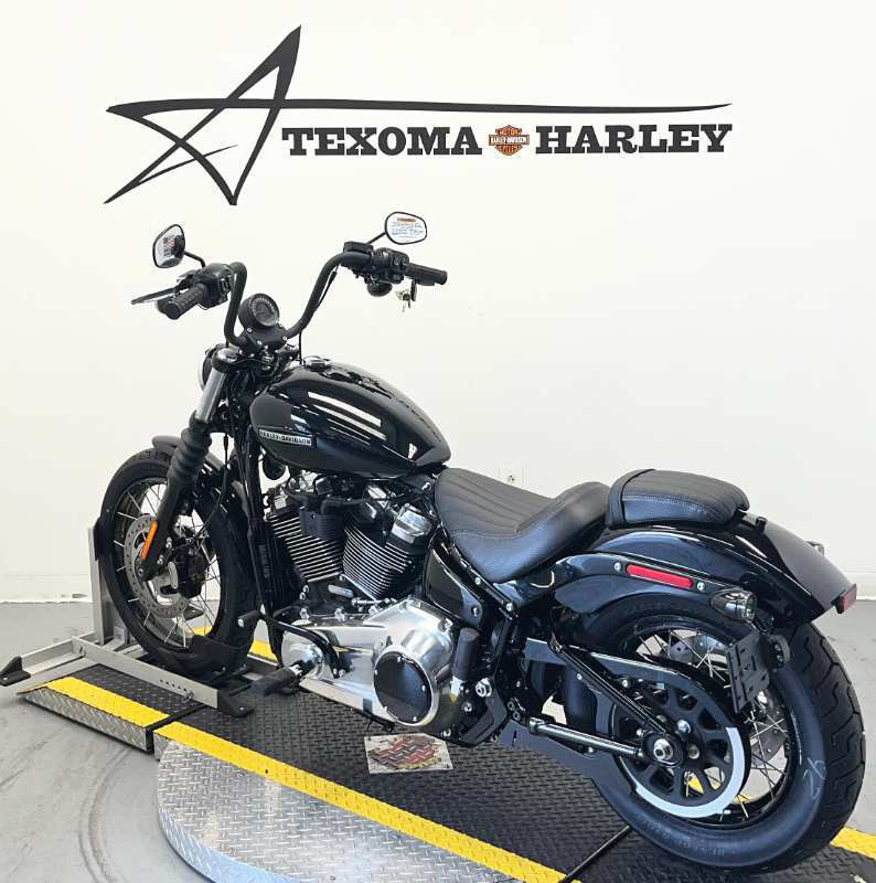 Street Bob®