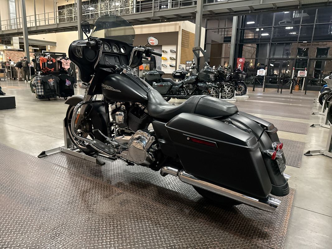 Street Glide®