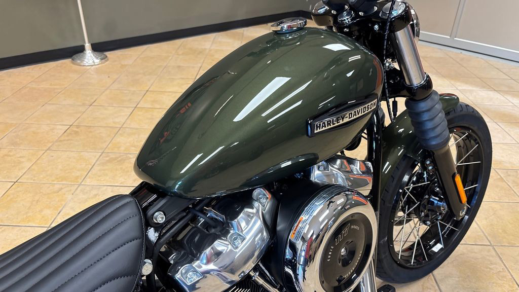 Street Bob®