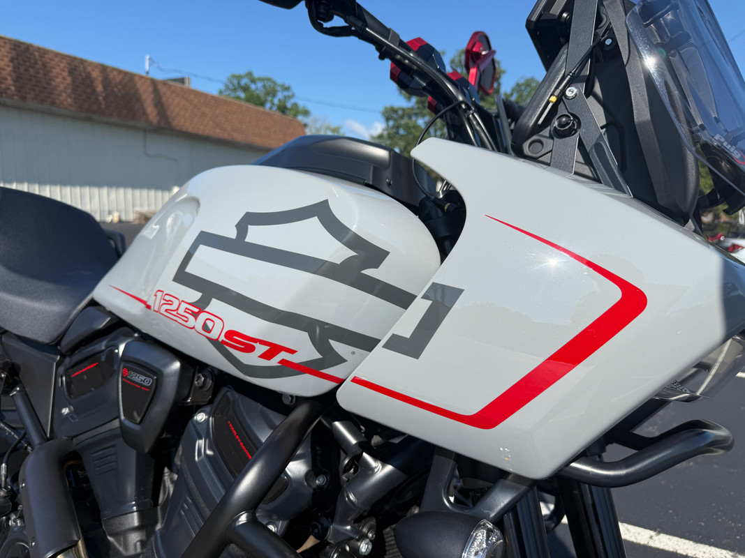 Pan America® 1250 ST
