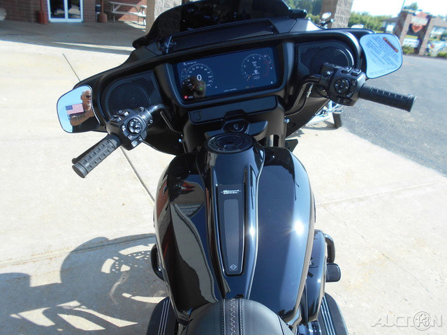 Street Glide®
