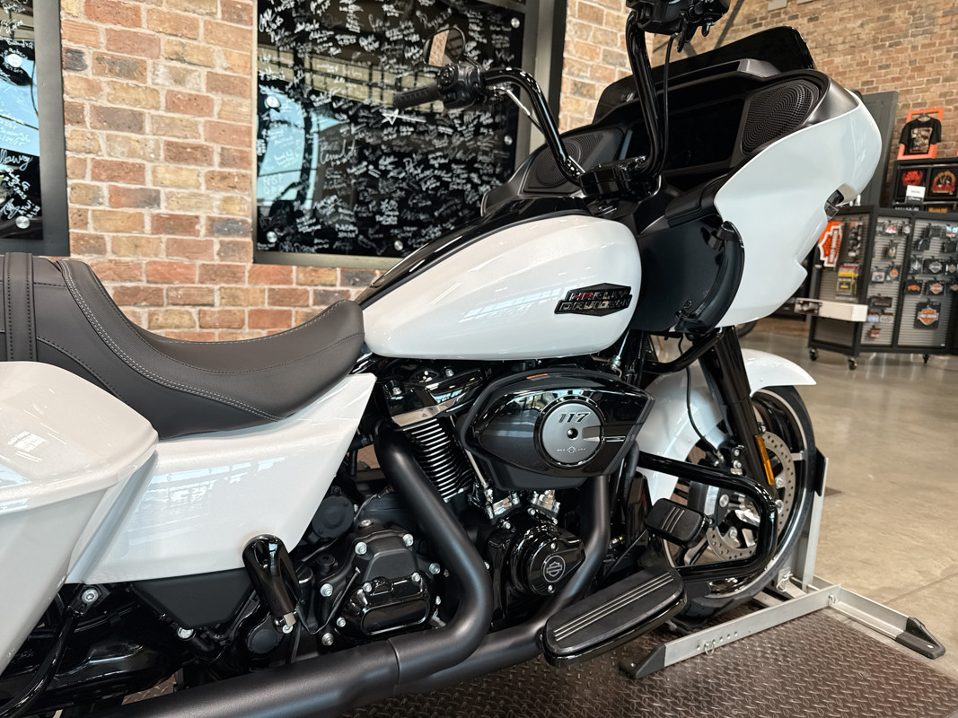 Road Glide®