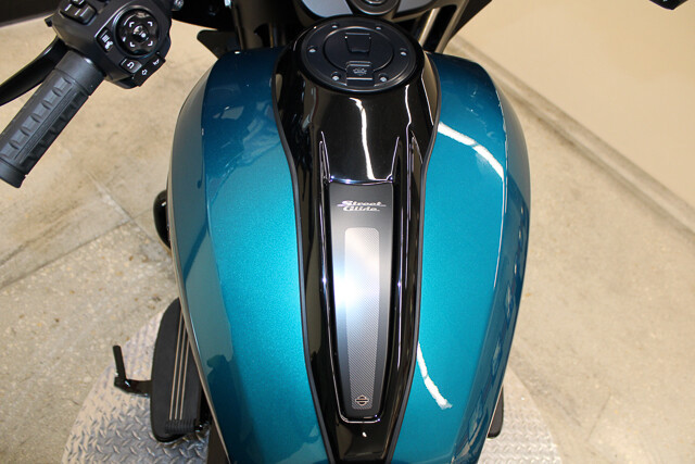 Street Glide®
