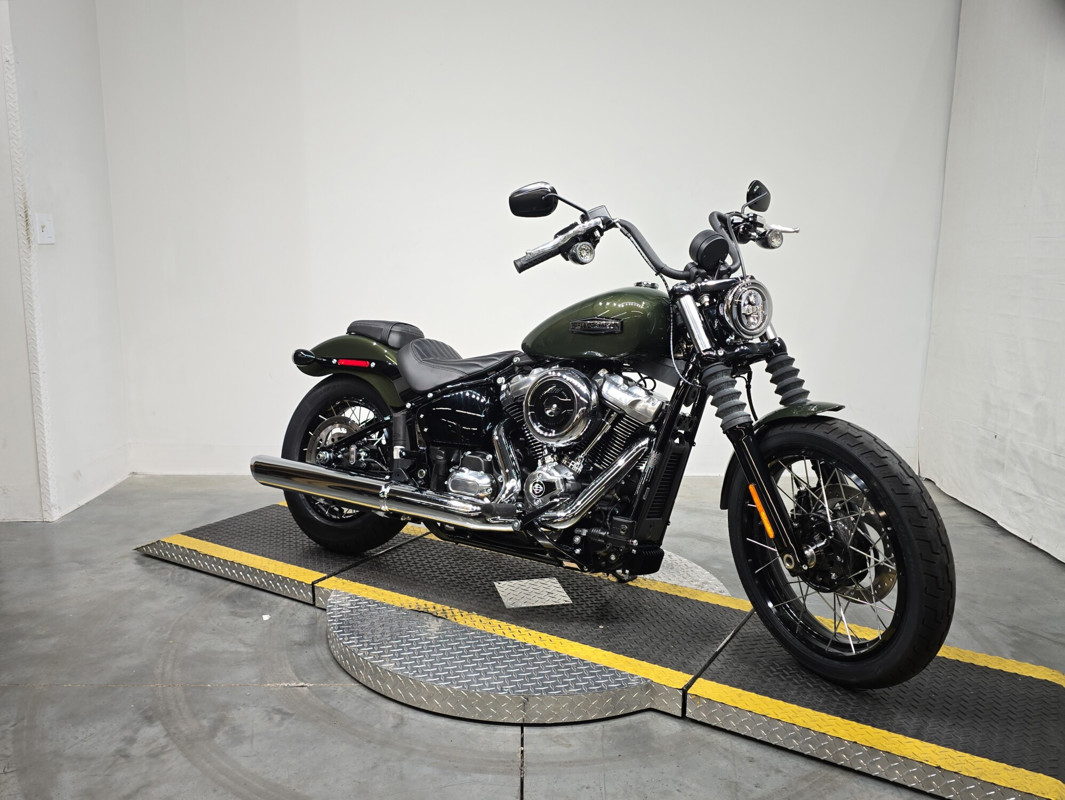 Street Bob®