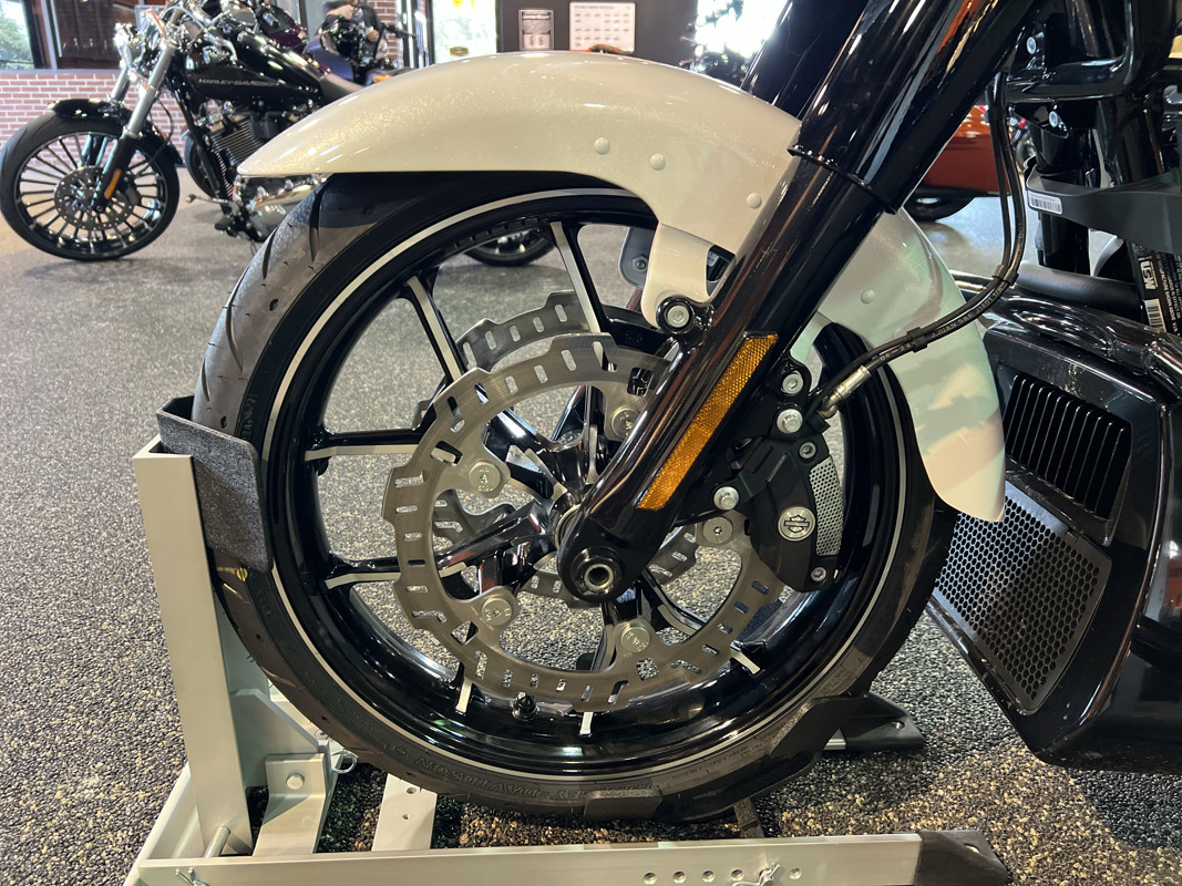 Road Glide®