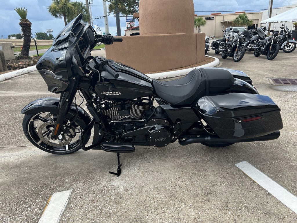 Street Glide®