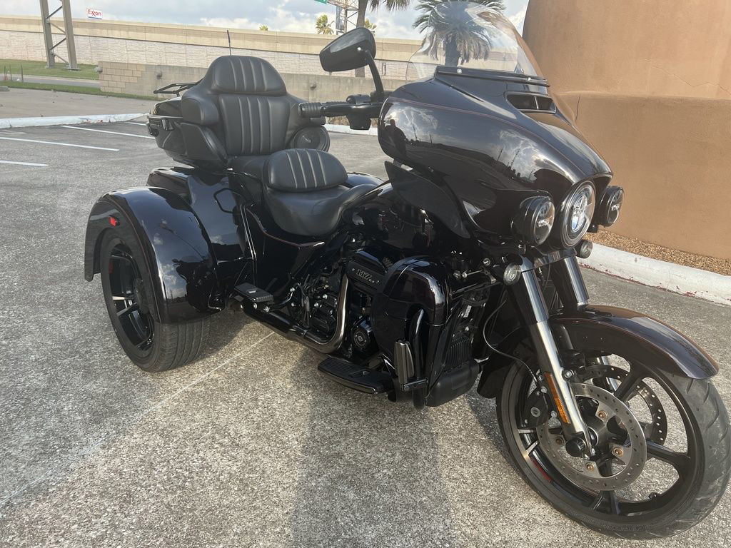 CVO® Tri Glide® Ultra