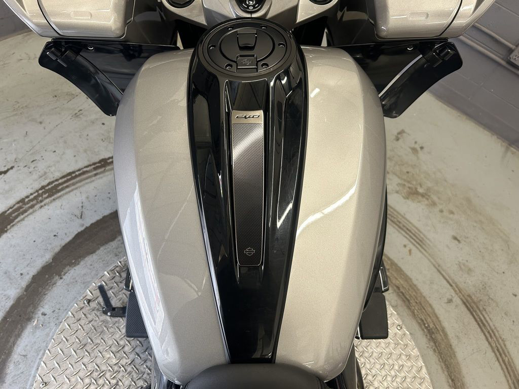 CVO® Road Glide®