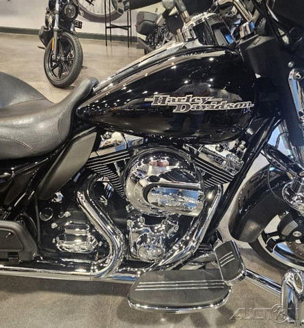 Street Glide®