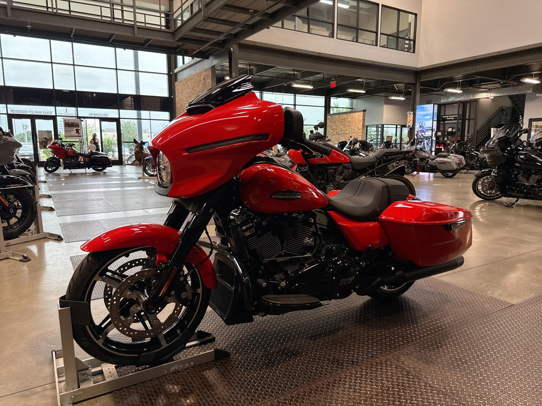 Street Glide®