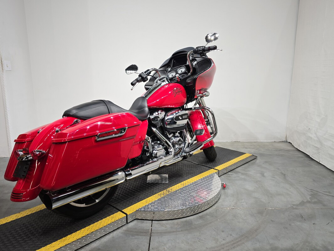 Road Glide®
