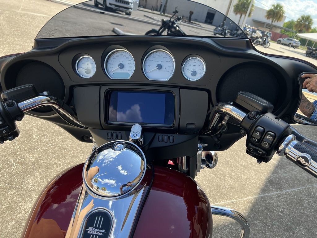Street Glide®