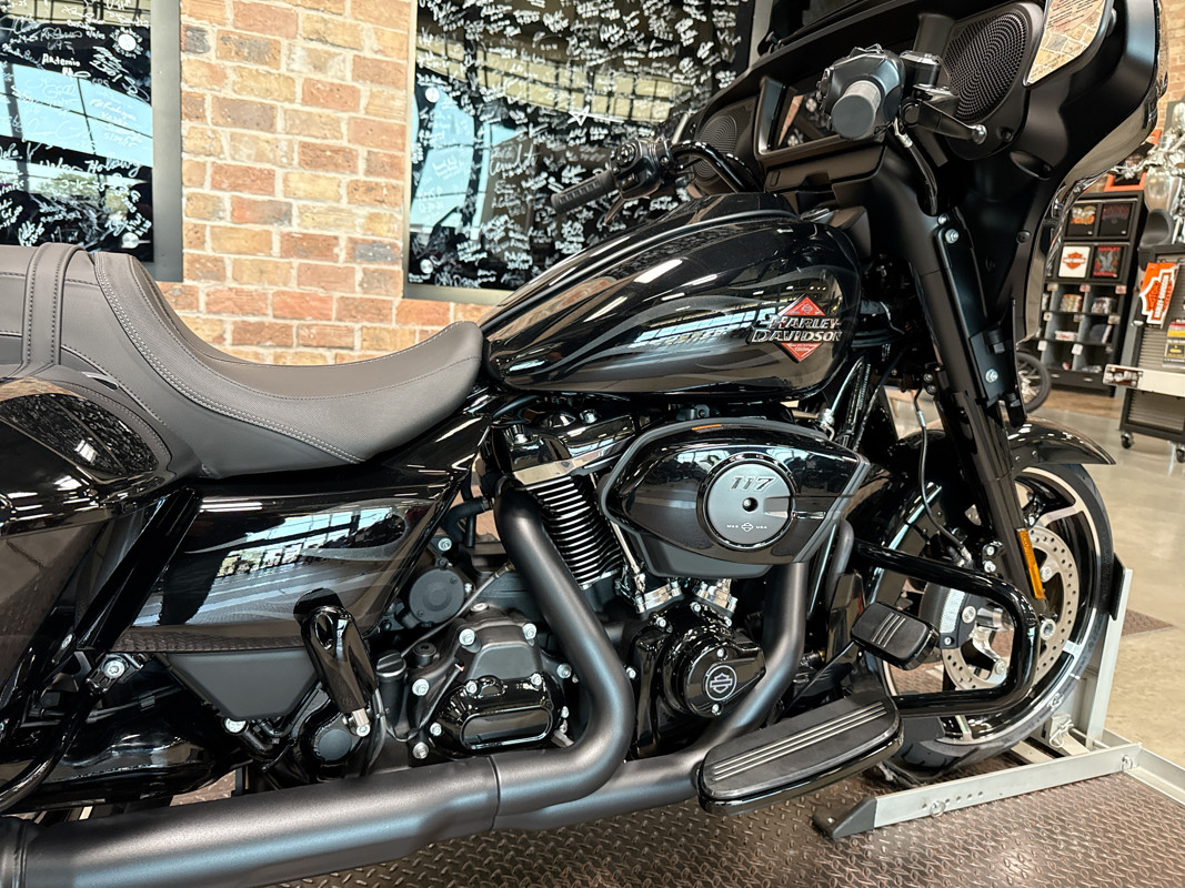 Street Glide®