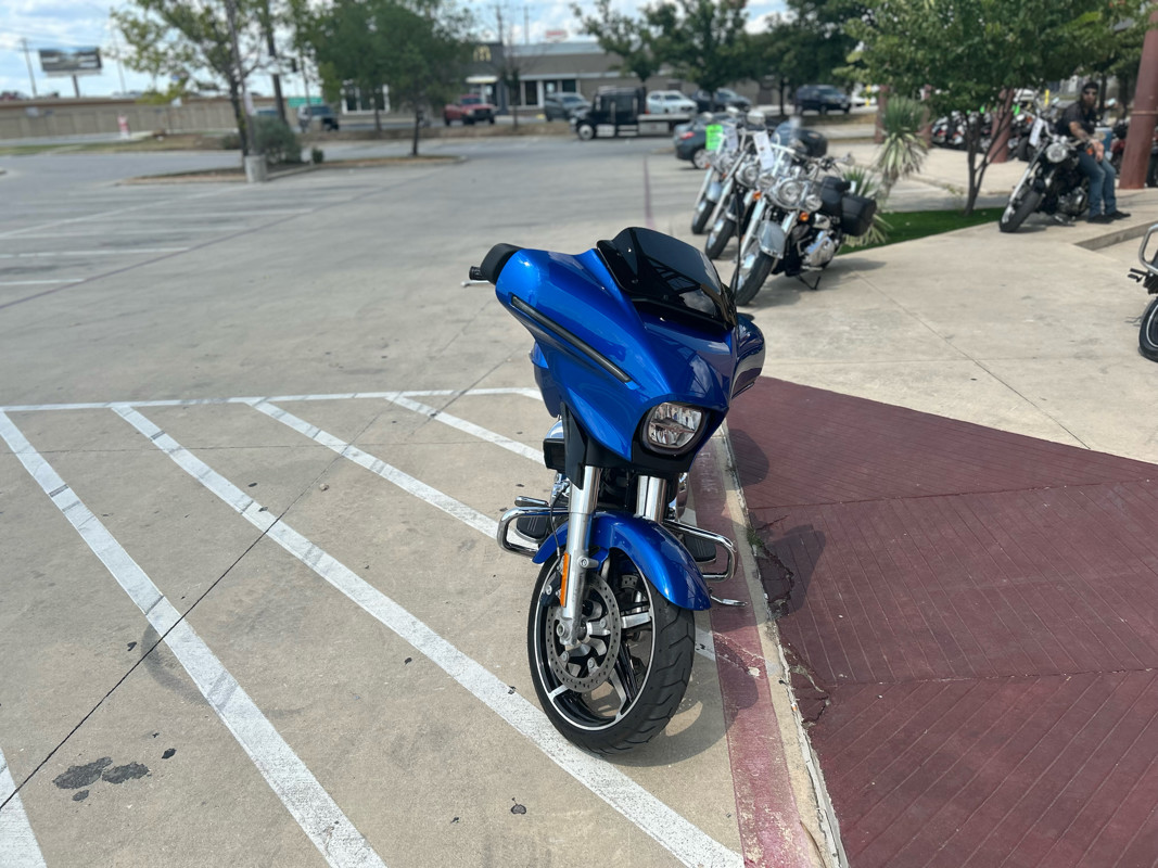 Street Glide®